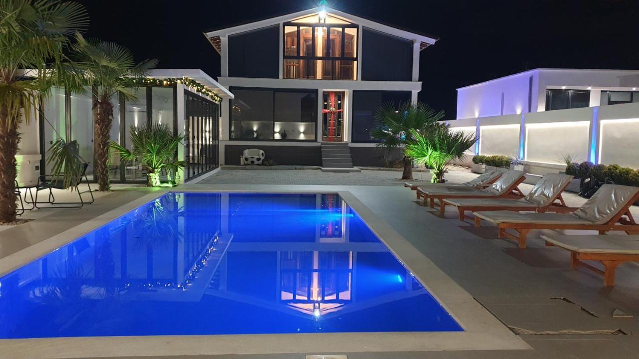 Isea Wood Villa Rrushkull  Bagian luar foto