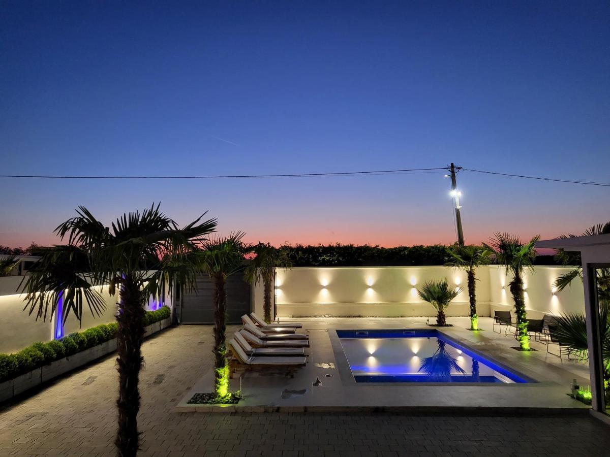 Isea Wood Villa Rrushkull  Bagian luar foto